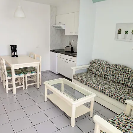מלון דירות Acapulco Ocean View 2*